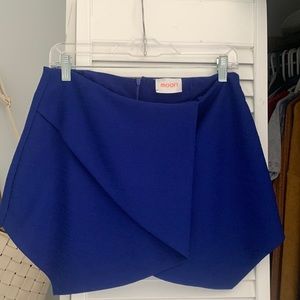 Moon skort size medium. Never worn!